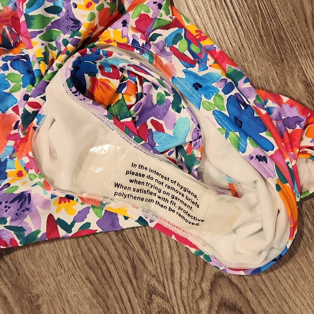 NEW W/Tags- Tommy Bahama Watercolor Floral Wrap Swimsuit- Size 14 - Picture 3 of 6